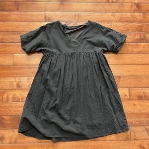 Yibock Black V-Neck Ruffled Blouse, size medium